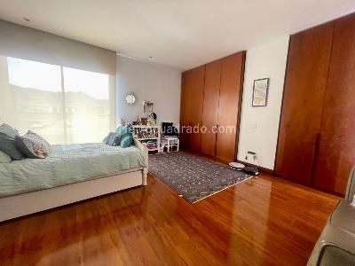 Apartamento de 3 alcobas en venta en Chico Navarra, Bogotá, 191 m² · foto 17 de 20
