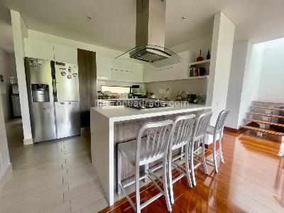 Apartamento de 3 alcobas en venta en Chico Navarra, Bogotá, 191 m² · foto 2 de 20