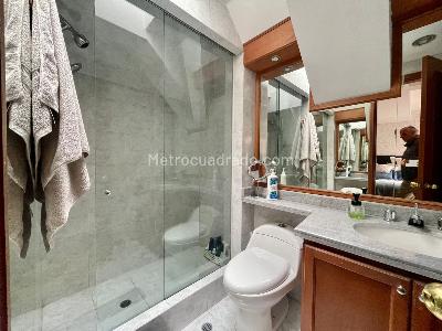 Apartamento de 4 alcobas en venta en La Carolina, Bogotá, 170 m² · foto 15 de 20