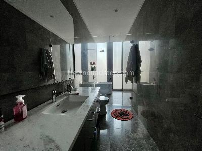 Apartamento de 3 alcobas en venta en Chico Museo, Bogotá, 240 m² · foto 13 de 17