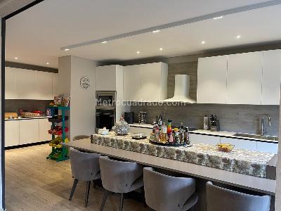 Apartamento de 3 alcobas en venta en Cabrera Virrey, Bogotá, 280 m² · foto 5 de 12