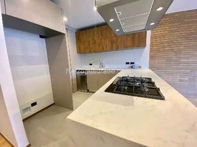 Apartamento en venta en Santa Barbara, Bogotá · foto 4 de 11