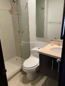 Apartamento de 2 alcobas en venta en Santa Barbara Occidental, Bogotá, 70 m² · foto 4 de 6