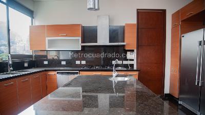 Apartamento de 4 alcobas en venta en Chico, Bogotá, 420 m² · foto 18 de 20