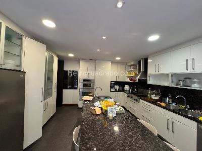 Apartamento de 5 alcobas en venta en Chico Alto, Bogotá, 475 m² · foto 10 de 20