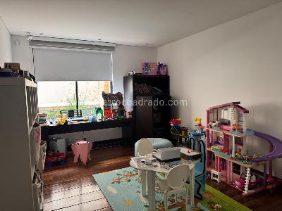 Apartamento de 5 alcobas en venta en Chico Alto, Bogotá, 475 m² · foto 15 de 20