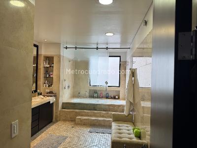 Apartamento de 5 alcobas en venta en Chico Alto, Bogotá, 475 m² · foto 20 de 20