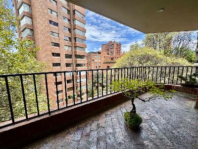 Apartamento de 4 alcobas en venta en Chico Cabrera, Bogotá, 385 m² · foto 13 de 18