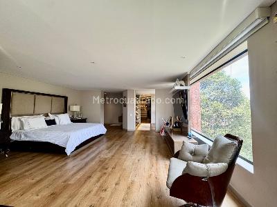 Apartamento de 4 alcobas en venta en Chico, Bogotá, 375 m² · foto 16 de 17