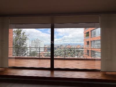 Apartamento de 3 alcobas en venta en Altos Del Retiro, Bogotá, 300 m² · foto 4 de 9