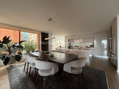 Apartamento de 3 alcobas en venta en Altos Del Retiro, Bogotá, 300 m² · foto 6 de 9