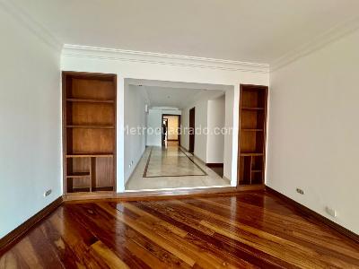 Apartamento de 3 alcobas en venta en Chico Museo, Bogotá, 255 m² · foto 14 de 20