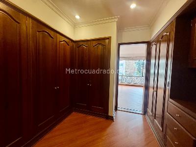 Apartamento de 3 alcobas en venta en Chico Museo, Bogotá, 255 m² · foto 18 de 20