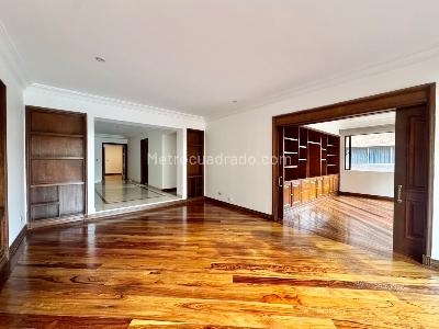 Apartamento de 3 alcobas en venta en Chico Museo, Bogotá, 255 m² · foto 2 de 20