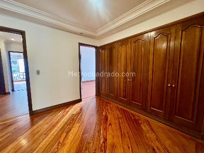 Apartamento de 3 alcobas en venta en Chico Museo, Bogotá, 255 m² · foto 3 de 20