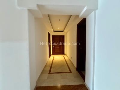 Apartamento de 3 alcobas en venta en Chico Museo, Bogotá, 255 m² · foto 6 de 20