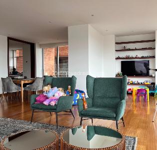 Apartamento de 3 alcobas en venta en La Cabrera, Bogotá, 228 m² · foto 3 de 13