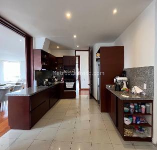 Apartamento de 3 alcobas en venta en La Cabrera, Bogotá, 228 m² · foto 5 de 13