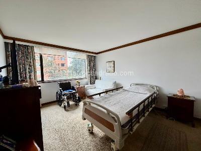 Apartamento de 3 alcobas en venta en Chico Santa Barbara, Bogotá, 180 m² · foto 12 de 17
