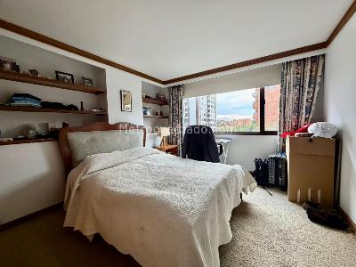 Apartamento de 3 alcobas en venta en Chico Santa Barbara, Bogotá, 180 m² · foto 13 de 17