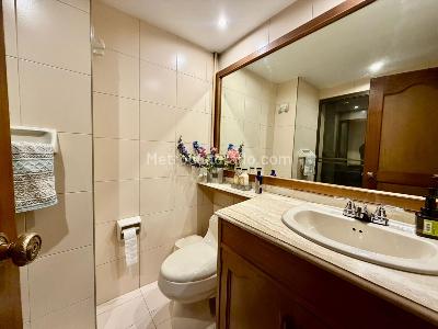 Apartamento de 3 alcobas en venta en Chico Santa Barbara, Bogotá, 180 m² · foto 8 de 17