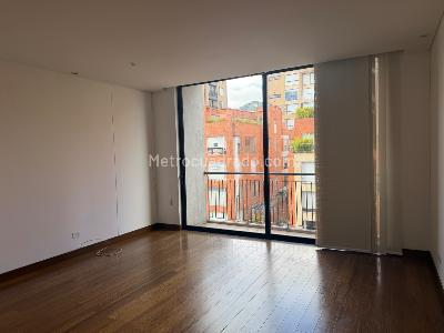 Apartamento de 2 alcobas en venta en Chico Reservado, Bogotá, 96 m² · foto 3 de 17