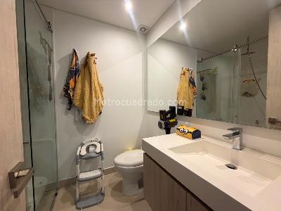 Apartamento de 2 alcobas en venta en El Virrey Norte, Bogotá, 100 m² · foto 2 de 11