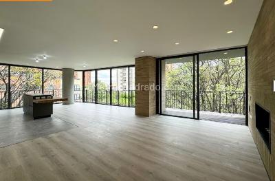 Apartamento de 3 alcobas en venta en La Cabrera, Bogotá, 202 m² · foto 4 de 9