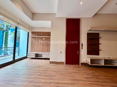 Apartamento de 2 alcobas en venta en Chico Reservado, Bogotá, 185 m² · foto 11 de 20