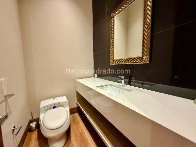 Apartamento de 2 alcobas en venta en Chico Reservado, Bogotá, 185 m² · foto 9 de 20