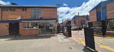 Casa de 4 alcobas en venta en El Recodo Fontibon, Bogotá, 69 m² · foto 3 de 19