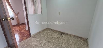Casa de 4 alcobas en venta en El Recodo Fontibon, Bogotá, 69 m² · foto 11 de 19