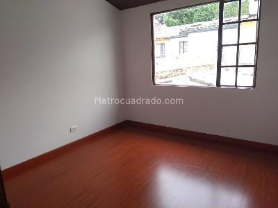 Casa de 5 alcobas en venta en La Floresta Alborada, Bogotá, 128 m² · foto 10 de 20