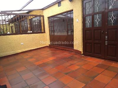 Casa de 5 alcobas en venta en La Floresta Alborada, Bogotá, 128 m² · foto 2 de 20