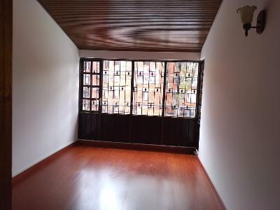 Casa de 5 alcobas en venta en La Floresta Alborada, Bogotá, 128 m² · foto 9 de 20