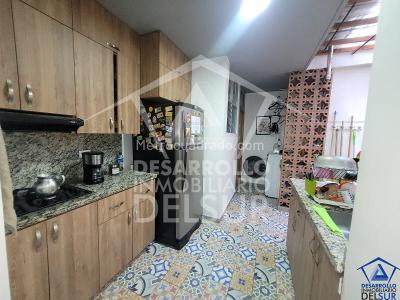 Casa de 5 alcobas en venta en Estadio, Medellín, 178 m² · foto 2 de 20