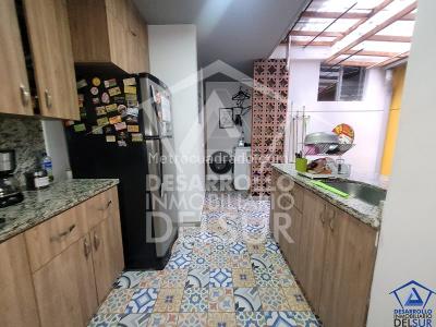 Casa de 5 alcobas en venta en Estadio, Medellín, 178 m² · foto 3 de 20