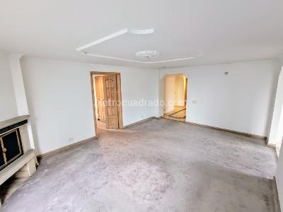 Apartamento de 3 alcobas en venta en Santa Barbara Occidental, Bogotá, 180 m² · foto 4 de 20