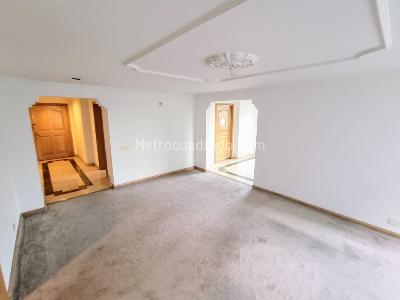 Apartamento de 3 alcobas en venta en Santa Barbara Occidental, Bogotá, 180 m² · foto 5 de 20