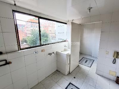 Apartamento de 3 alcobas en venta en Santa Barbara Occidental, Bogotá, 180 m² · foto 9 de 20