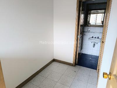 Apartamento de 3 alcobas en venta en Santa Barbara Occidental, Bogotá, 180 m² · foto 11 de 20