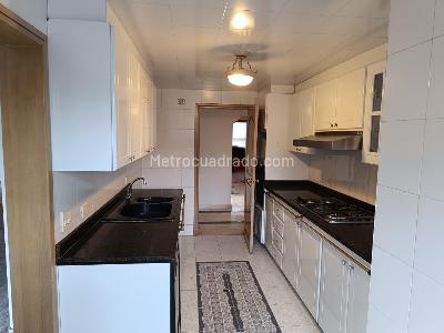 Apartamento de 3 alcobas en venta en Santa Barbara Occidental, Bogotá, 180 m² · foto 12 de 20
