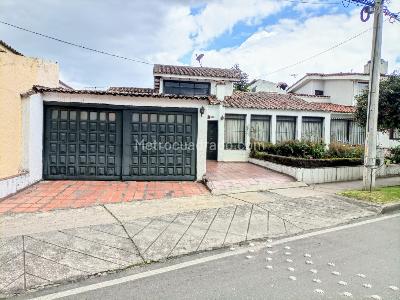 Casa en Venta, Niza Norte, Bogotá D.C.