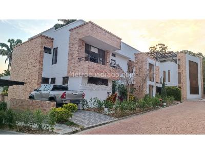 Casa de 4 alcobas en venta en Calambeo, Ibagué, 480 m² · foto 2 de 20