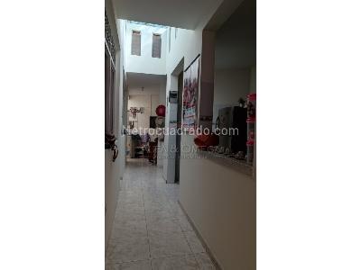 Casa de 5 alcobas en venta en Av, Ibagué, 206 m² · foto 3 de 20