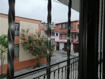 Casa de 4 alcobas en venta en Barrio Valparaiso, Ibagué, 75 m² · foto 2 de 15