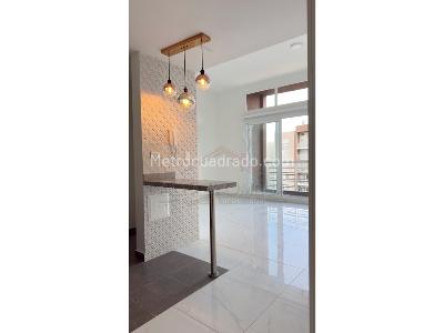 Apartamento de 2 alcobas en venta en Varsovia, Ibagué, 70 m² · foto 2 de 20