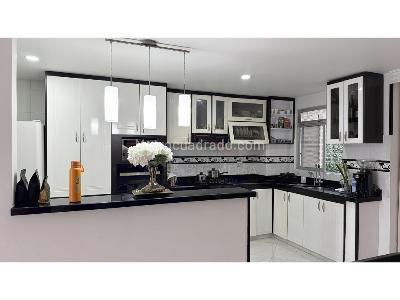 Casa de 4 alcobas en venta en Av, Ibagué, 210 m² · foto 4 de 20