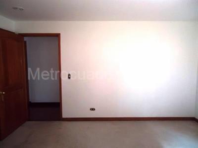 Apartamento en venta en Sierras Del Moral, Bogotá · foto 4 de 19