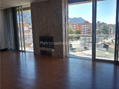 Apartamento de 3 alcobas en venta en Santa Paula, Bogotá, 111 m² · foto 2 de 14